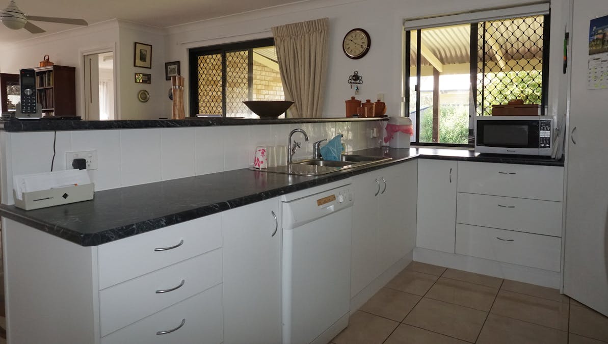 16 Taylor Street, St George, QLD, 4487 - Image 7