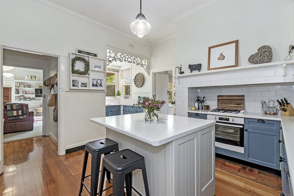 33 Francis Street, Hamilton, VIC, 3300 Sold Elders Real Estate