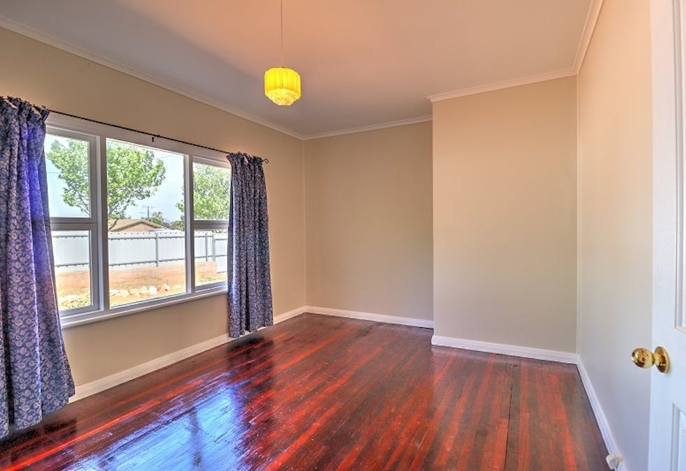 11 Sturt Street, Barmera, SA, 5345 - Image 6