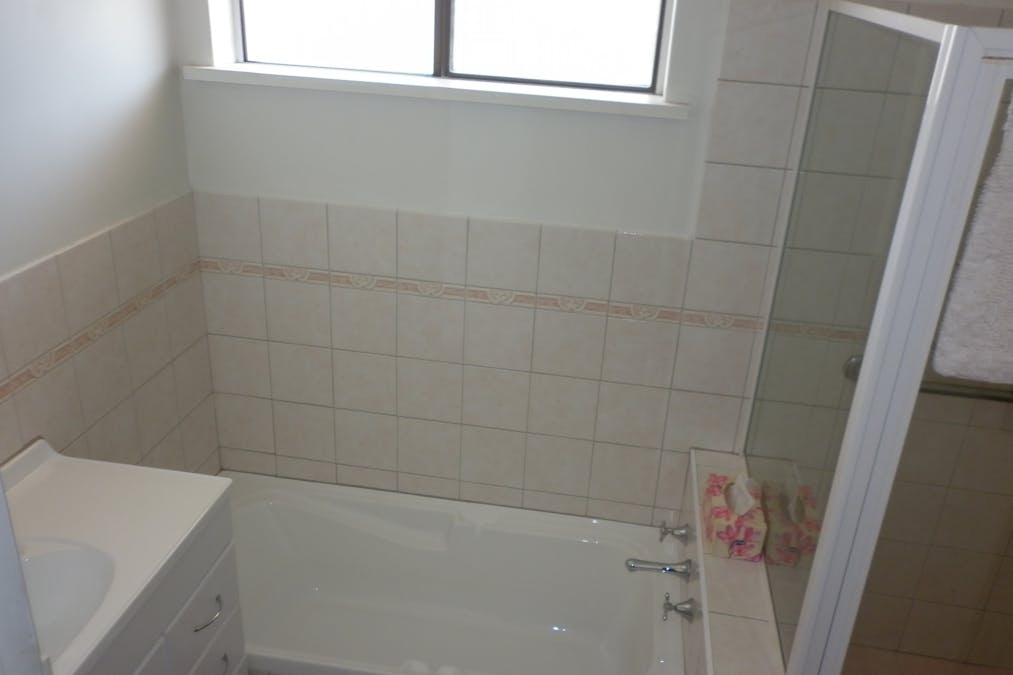 1 Hakea Place, Katanning, WA, 6317 - Image 9