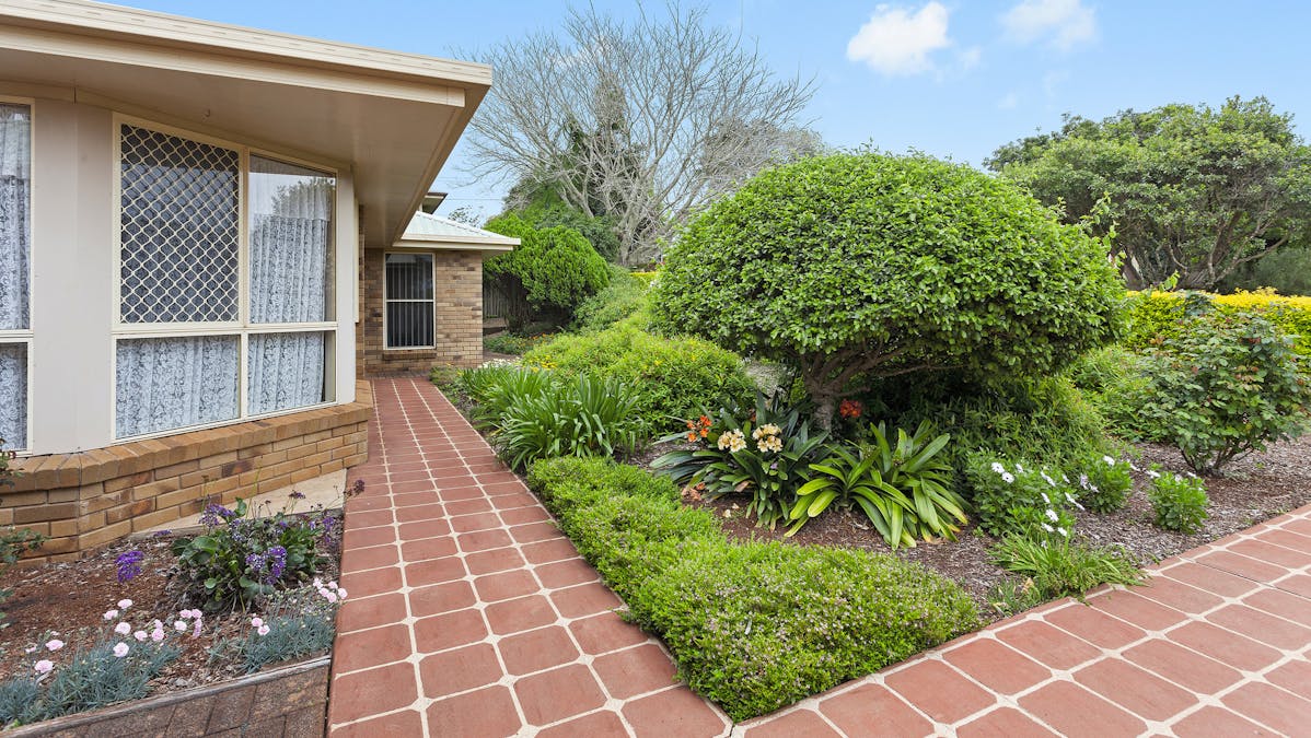 10 Tulip Court, Middle Ridge, QLD, 4350 - Image 2