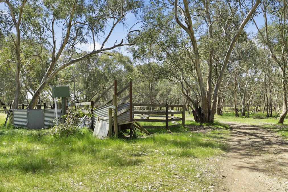 300 Warby Range Road, Glenrowan, VIC, 3675 - Image 30