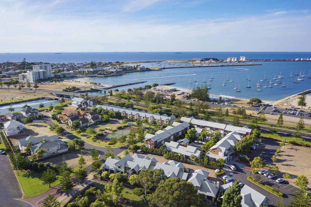 19/14 Lyons Cove, Bunbury, WA, 6230 - Image 1