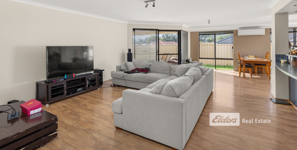 4 Howitt Way, Dalyellup, WA, 6230 - Image 2