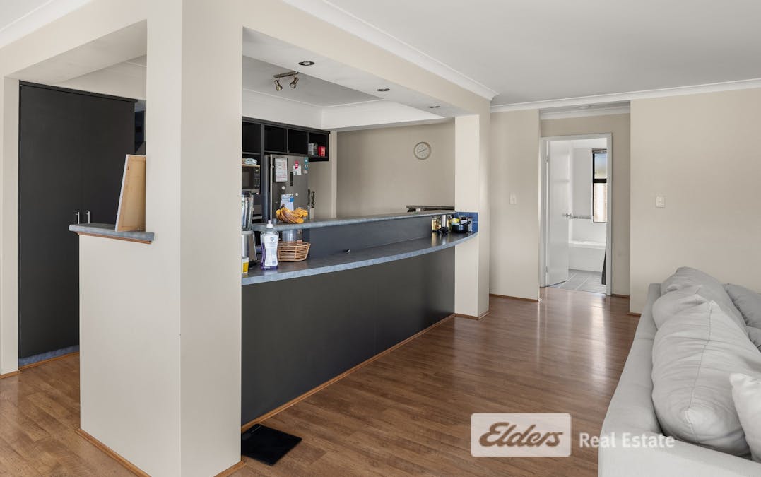 4 Howitt Way, Dalyellup, WA, 6230 - Image 3