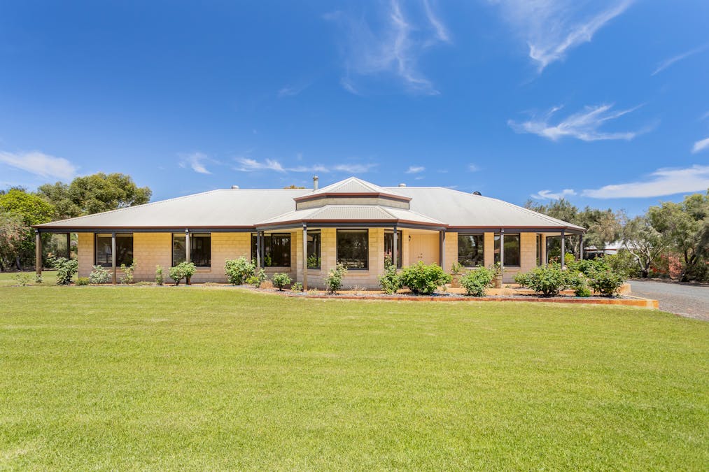 22 Britza Avenue, Roelands, WA, 6226 - Image 2