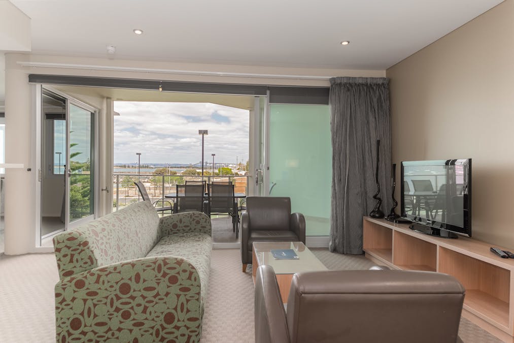 49/11 Holman Street, Bunbury, WA, 6230 - Image 3