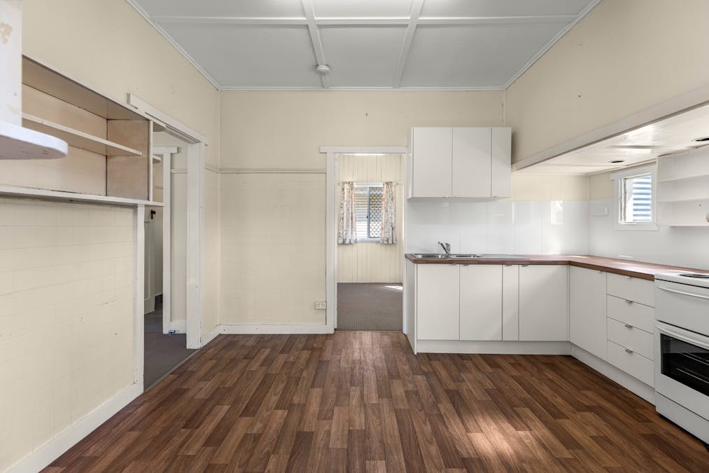 35 Haig Street, South Toowoomba, QLD, 4350 - Image 2