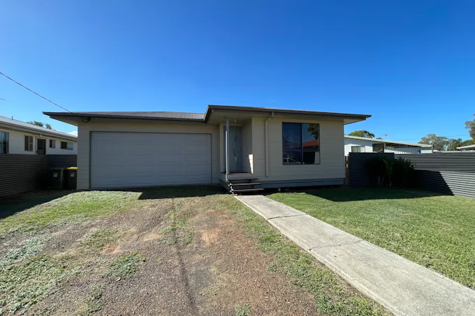 8 Charthom Place, Dalby, QLD, 4405 - Image 1