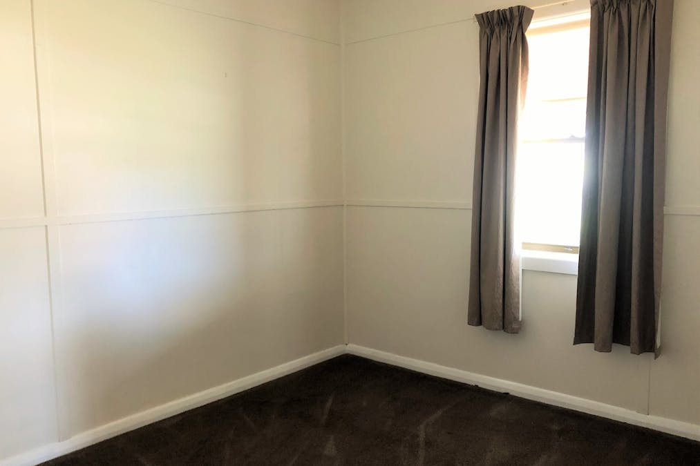 1 Handyside Street, Naracoorte, SA, 5271 - Image 2
