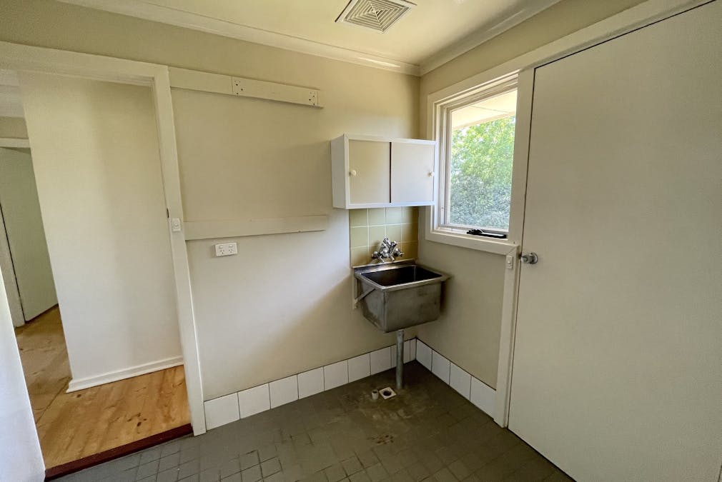 31 Hayes Crescent, Mount Gambier, SA, 5290 - Image 8