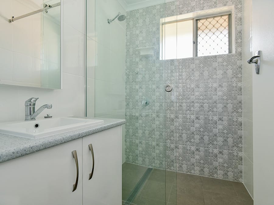 2/16A Debra Street, Centenary Heights, QLD, 4350 - Image 5