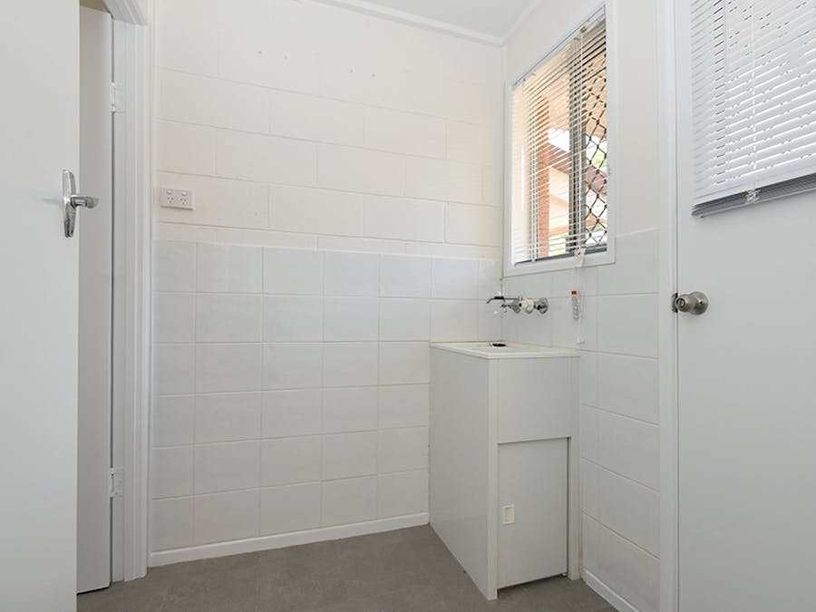 2/16A Debra Street, Centenary Heights, QLD, 4350 - Image 6