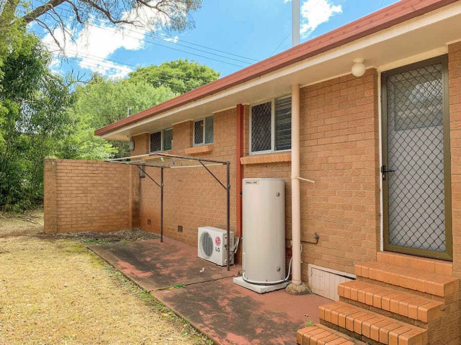 2/16A Debra Street, Centenary Heights, QLD, 4350 - Image 7