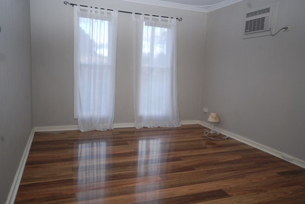 4 Sydney Hall Way, Narrogin, WA, 6312 - Image 3