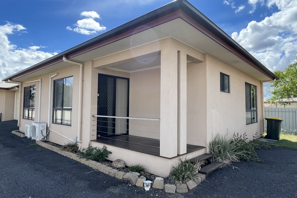 2/11 Patrick Street, Dalby, QLD, 4405 - Image 2