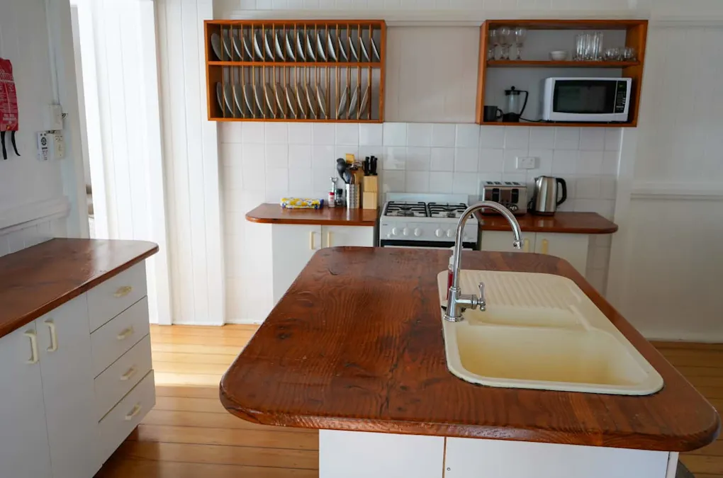 82 Cook Street, North Ward, QLD, 4810 - Image 3