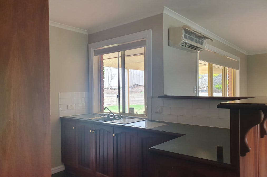 6 Elle Court, Mount Gambier, SA, 5290 - Image 2