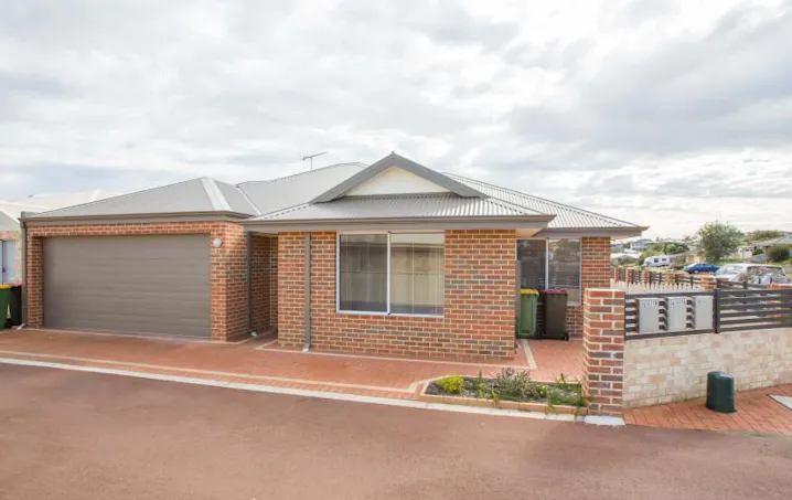 17 Cambrose Avenue, Australind, WA, 6233 - Image 1