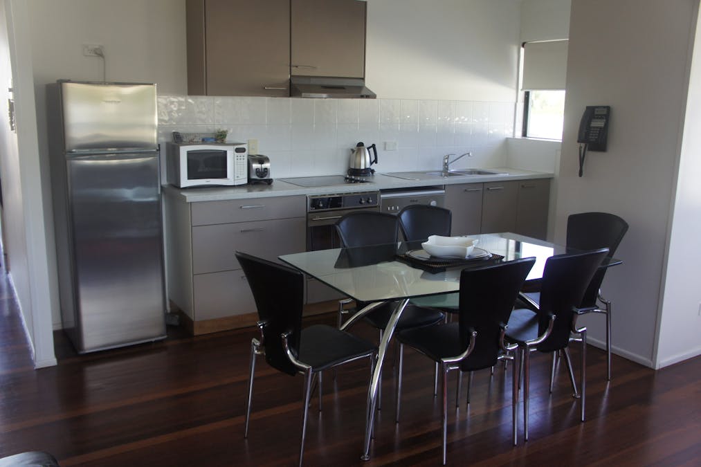 3/170 Auckland Street, Gladstone Central, QLD, 4680 - Image 2