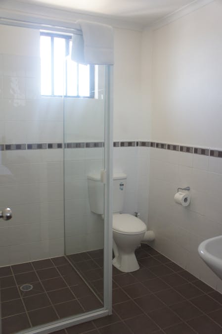 3/170 Auckland Street, Gladstone Central, QLD, 4680 - Image 3