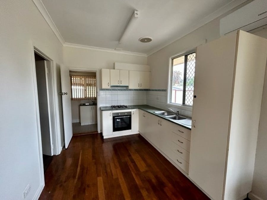 9  Clough Place, Narrogin, WA, 6312 - Image 4