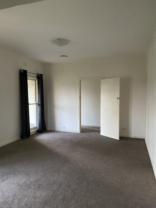 8 Shanahan Court, Hamilton, VIC, 3300 - Image 3