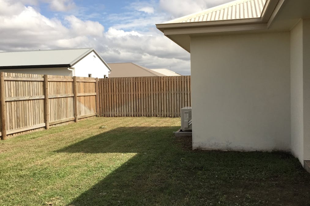17 Yanuca Street, Burdell, QLD, 4818 - Image 5