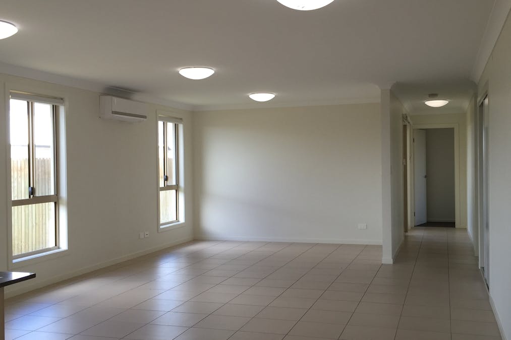 17 Yanuca Street, Burdell, QLD, 4818 - Image 4