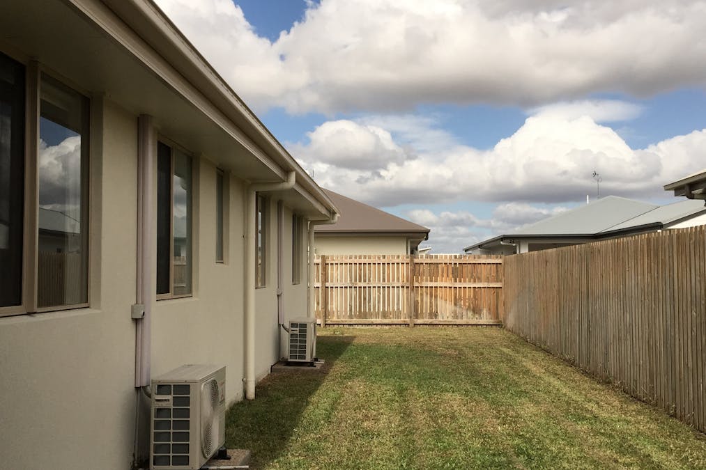 17 Yanuca Street, Burdell, QLD, 4818 - Image 10