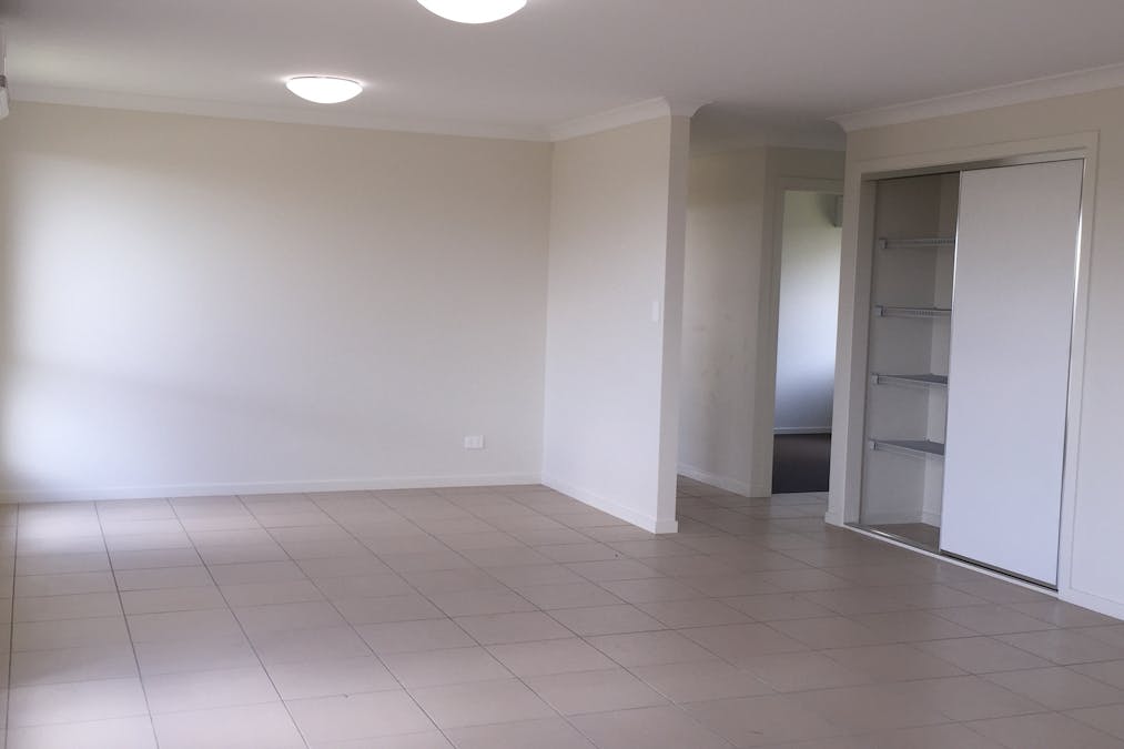 17 Yanuca Street, Burdell, QLD, 4818 - Image 6