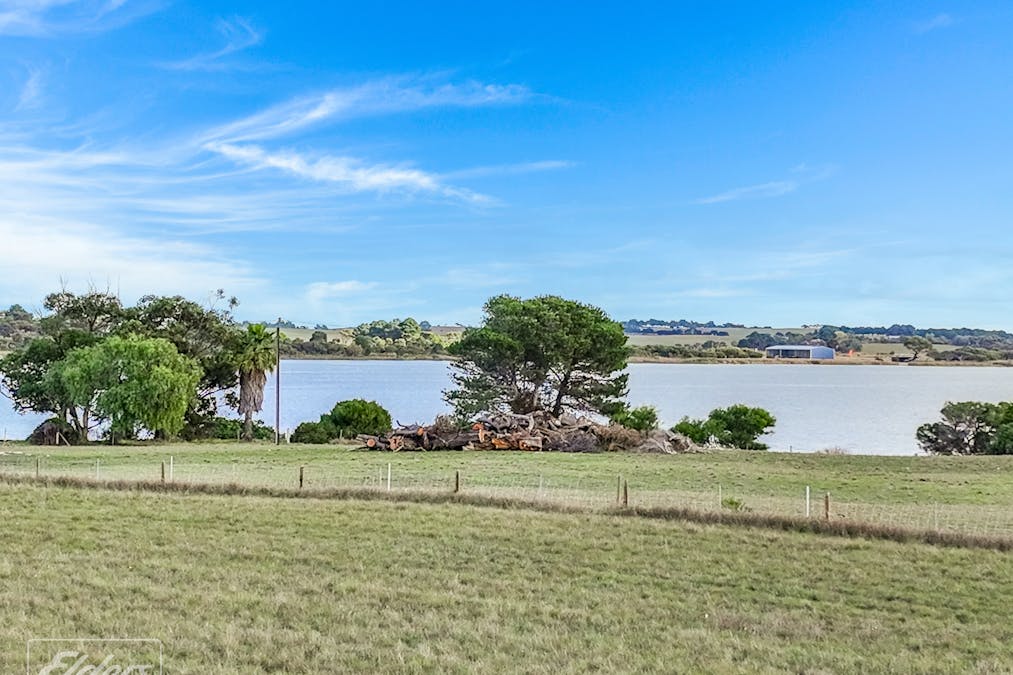  11 /Clayton Street, Clayton Bay, SA, 5256 - Image 3