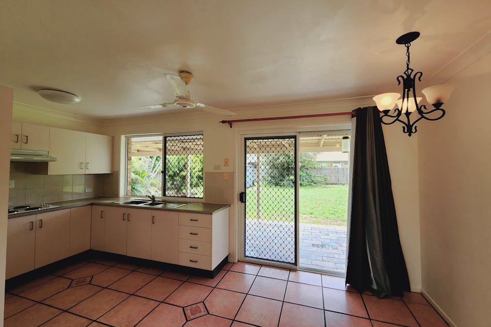 10 Amanda Avenue, Rasmussen, QLD, 4815 - Image 4