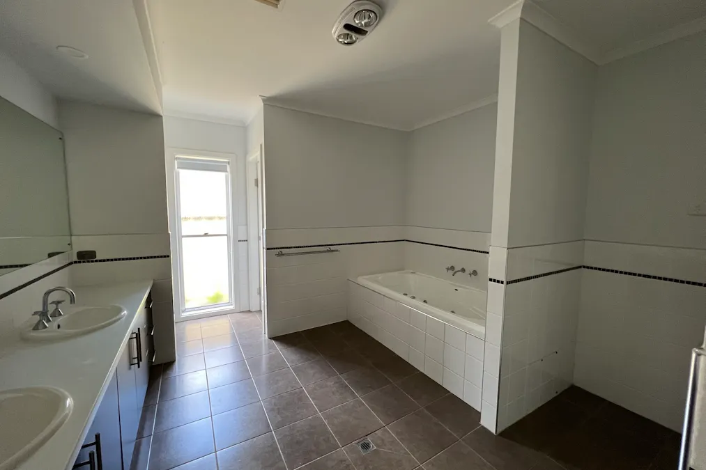 8 Houston Drive, Mount Gambier, SA, 5290 - Image 8
