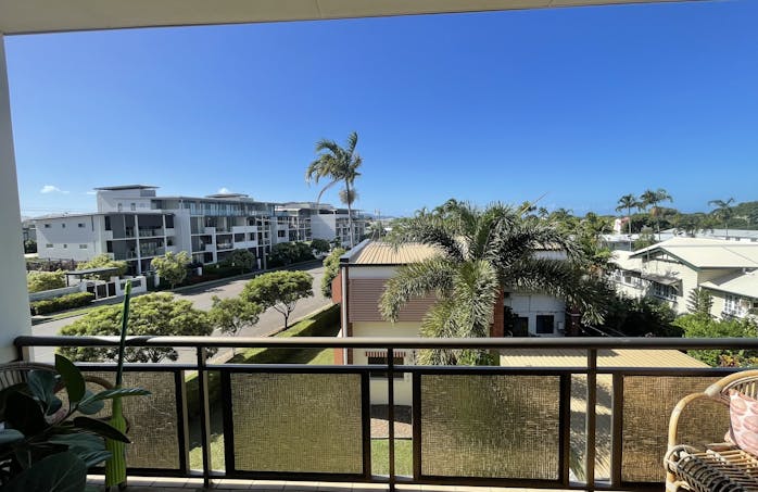 4/14 Rowland Street, North Ward, QLD, 4810 - Image 1