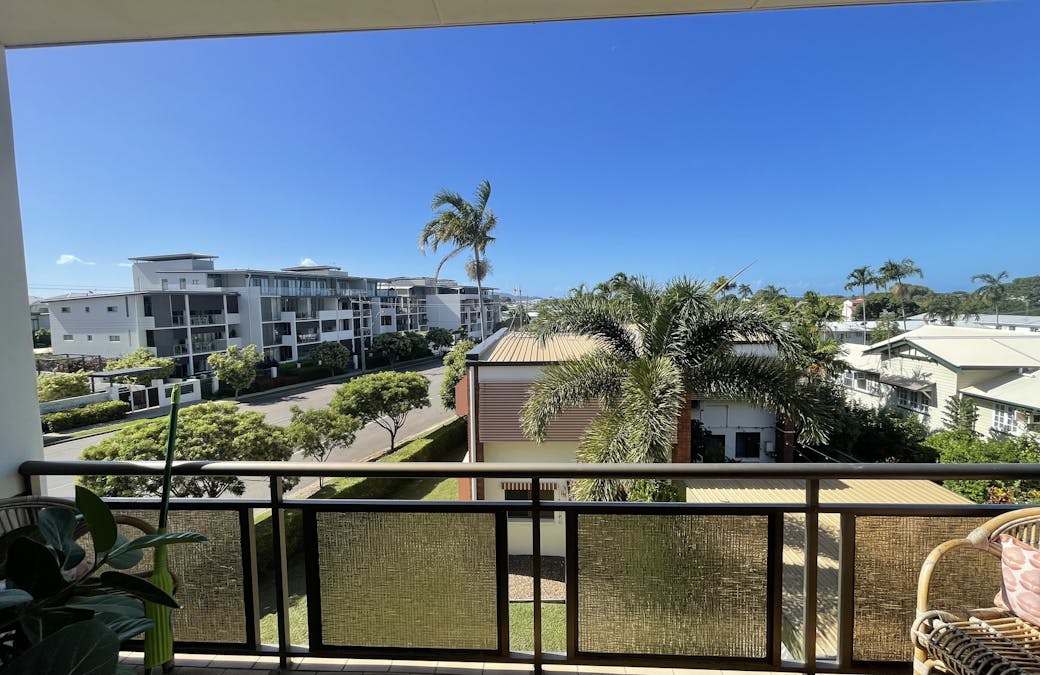 4/14 Rowland Street, North Ward, QLD, 4810 - Image 1