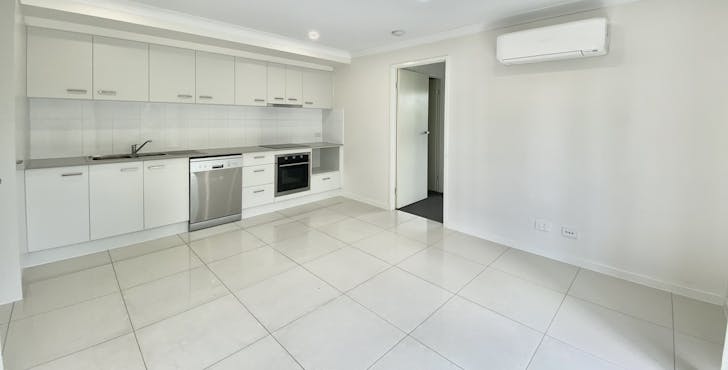 2/1 Swallowtail Street, Rosewood, QLD, 4340