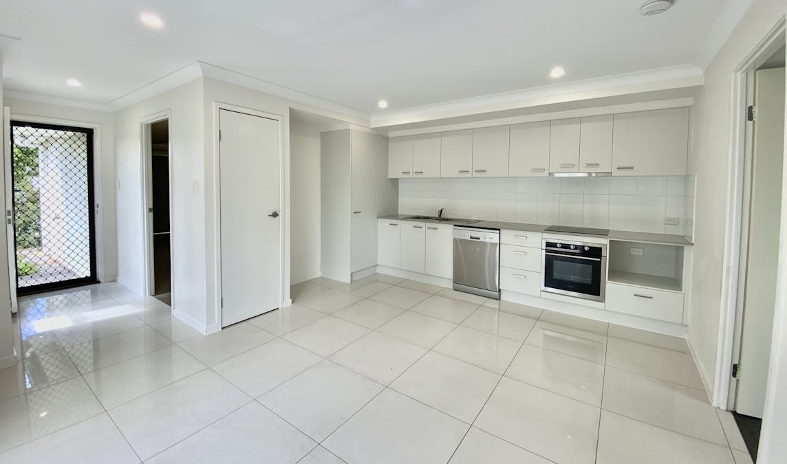 2/1 Swallowtail Street, Rosewood, QLD, 4340 - Image 2