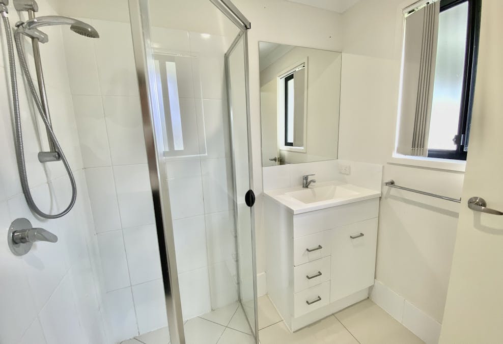 2/1 Swallowtail Street, Rosewood, QLD, 4340 - Image 5