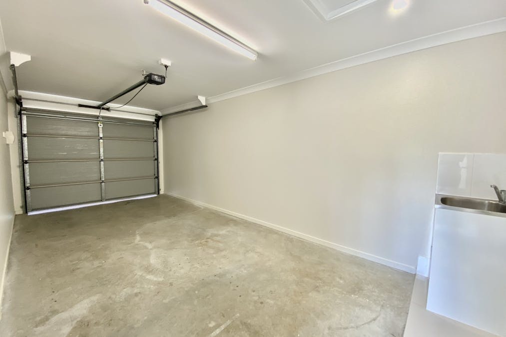 2/1 Swallowtail Street, Rosewood, QLD, 4340 - Image 6
