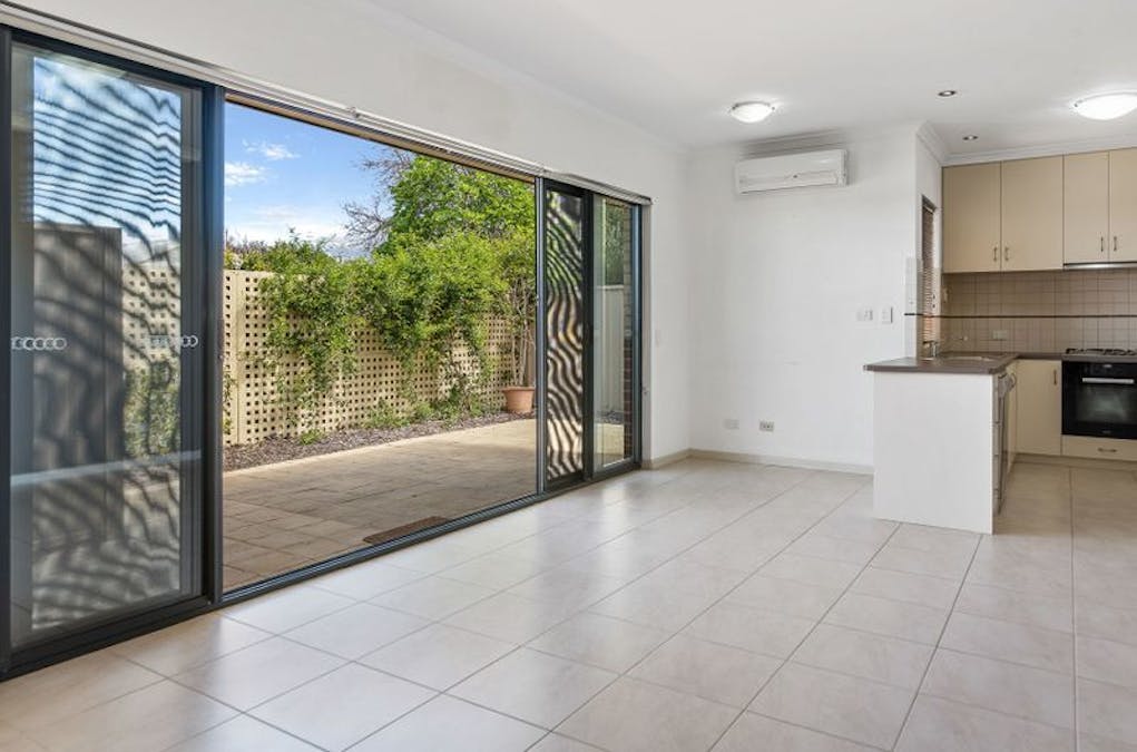 9/5 Carey Street, Bunbury, WA, 6230 - Image 2