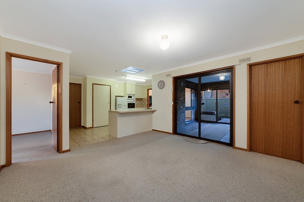2 Lord Street, Hamilton, VIC, 3300 - Image 4
