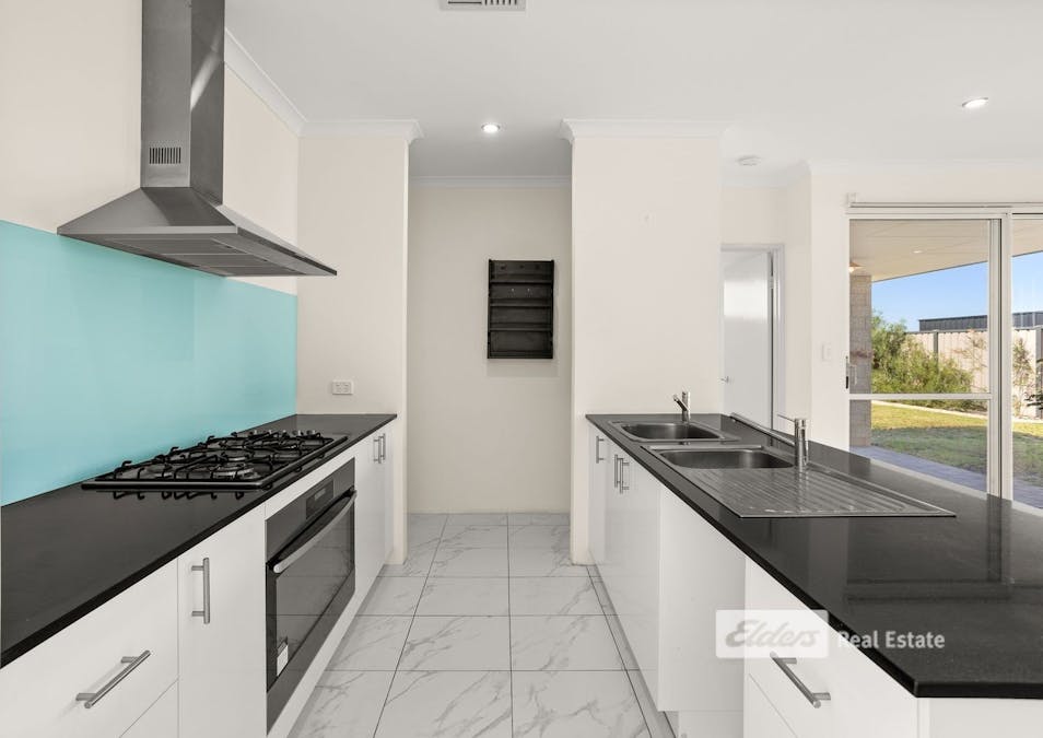 16  Currawong Way, Australind, WA, 6233 - Image 3
