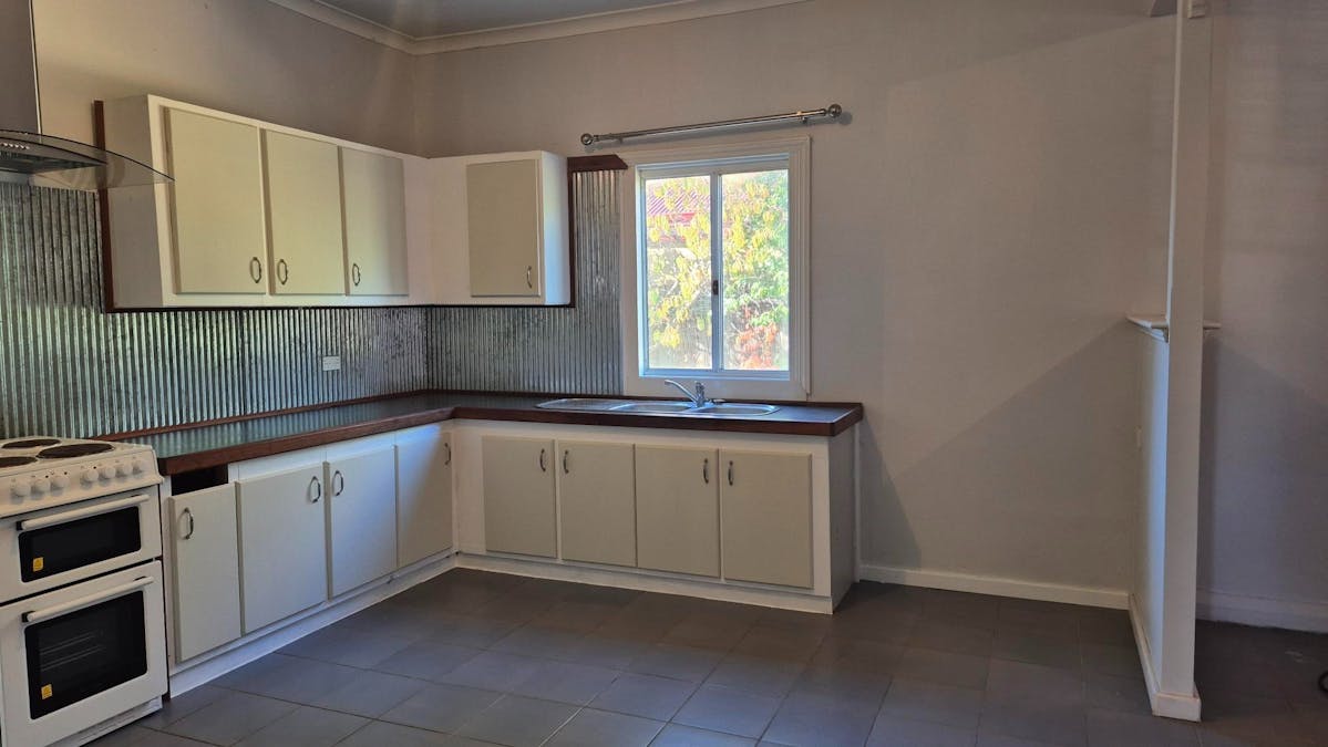 27 Telfer Crescent, Collie, WA, 6225 - Image 4