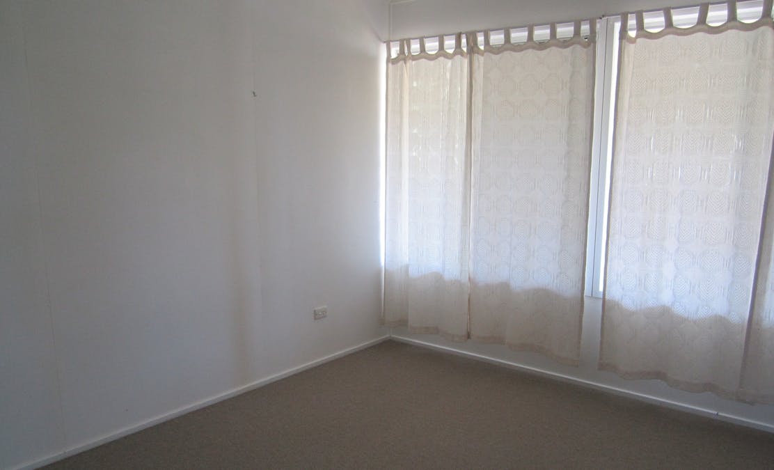 13 Steed Street, West Gladstone, QLD, 4680 - Image 4