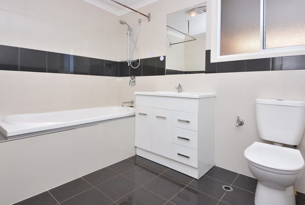 4 Kinnane Street, Whyalla Norrie, SA, 5608 - Image 3