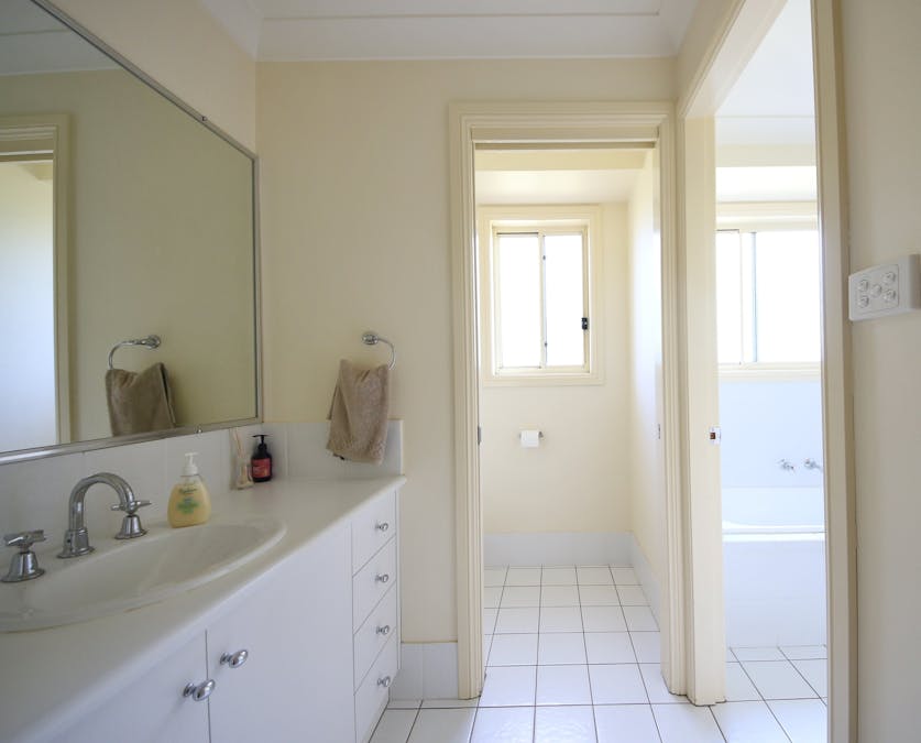 11 Grevillea Close, Dubbo, NSW, 2830 - Image 6