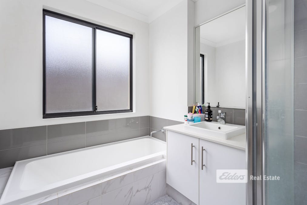 25 Crake View, Australind, WA, 6233 - Image 11
