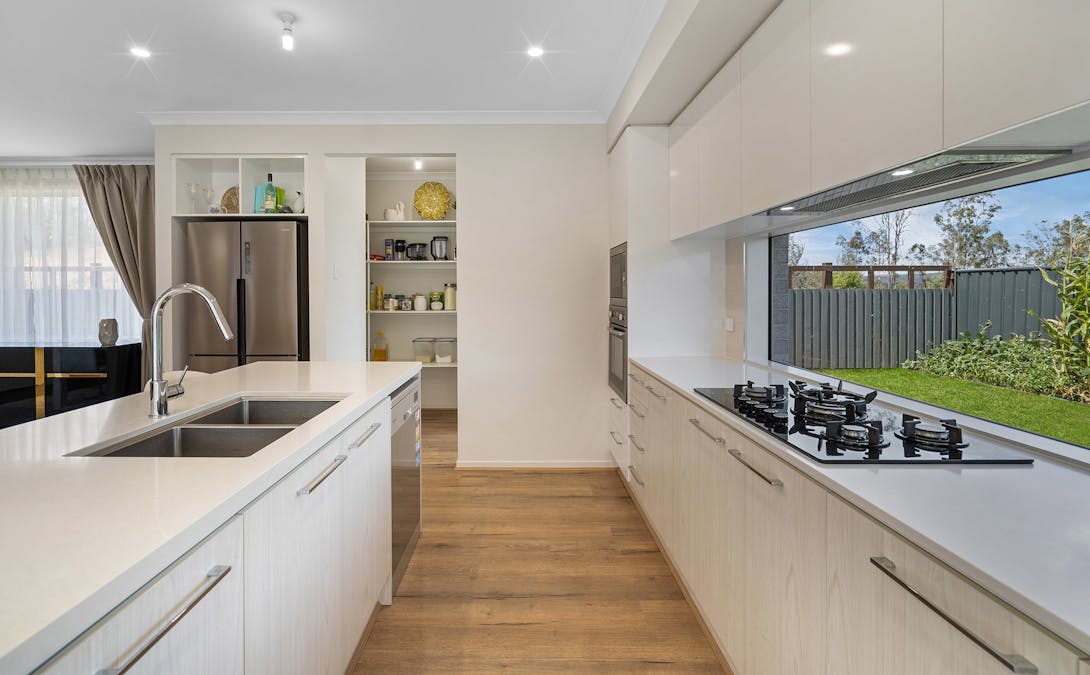 24 Minerva Street, South Ripley, QLD, 4306 - Image 3
