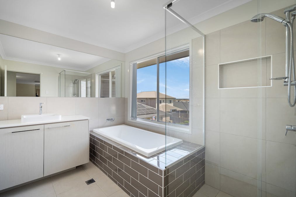 24 Minerva Street, South Ripley, QLD, 4306 - Image 16
